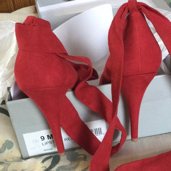 JLO Lipstick Red Rena Pump - Picture 5 of 9
